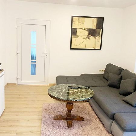 3 Bedroom Apartment In לברקוסן מראה חיצוני תמונה