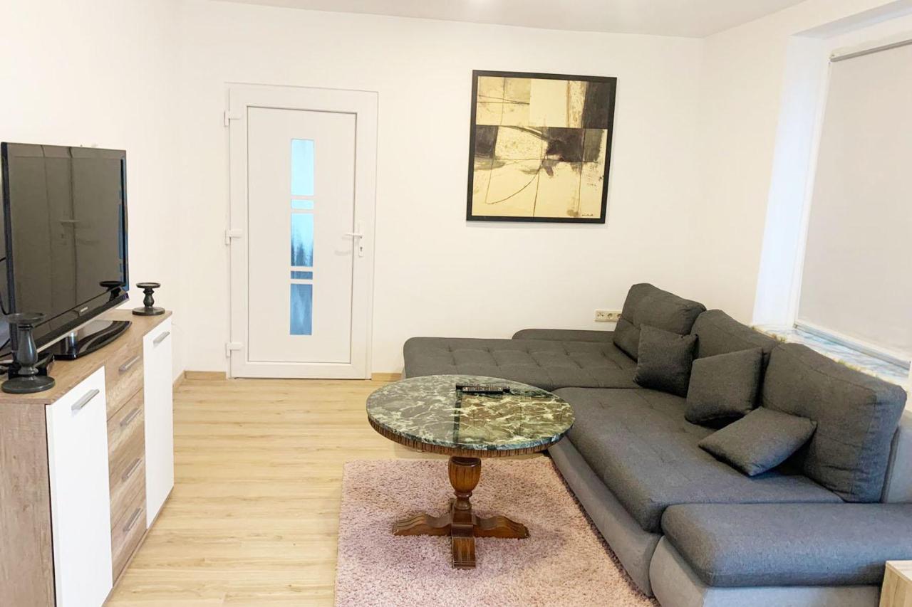 3 Bedroom Apartment In לברקוסן מראה חיצוני תמונה